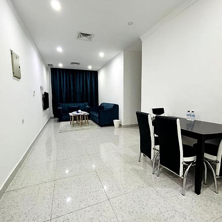 De Iris Regency Fahaheel Appartement Koeweit Buitenkant foto