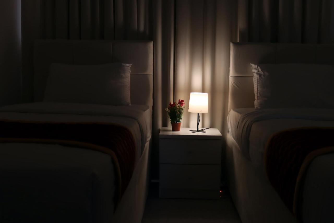 De Iris Regency Fahaheel Appartement Koeweit Buitenkant foto