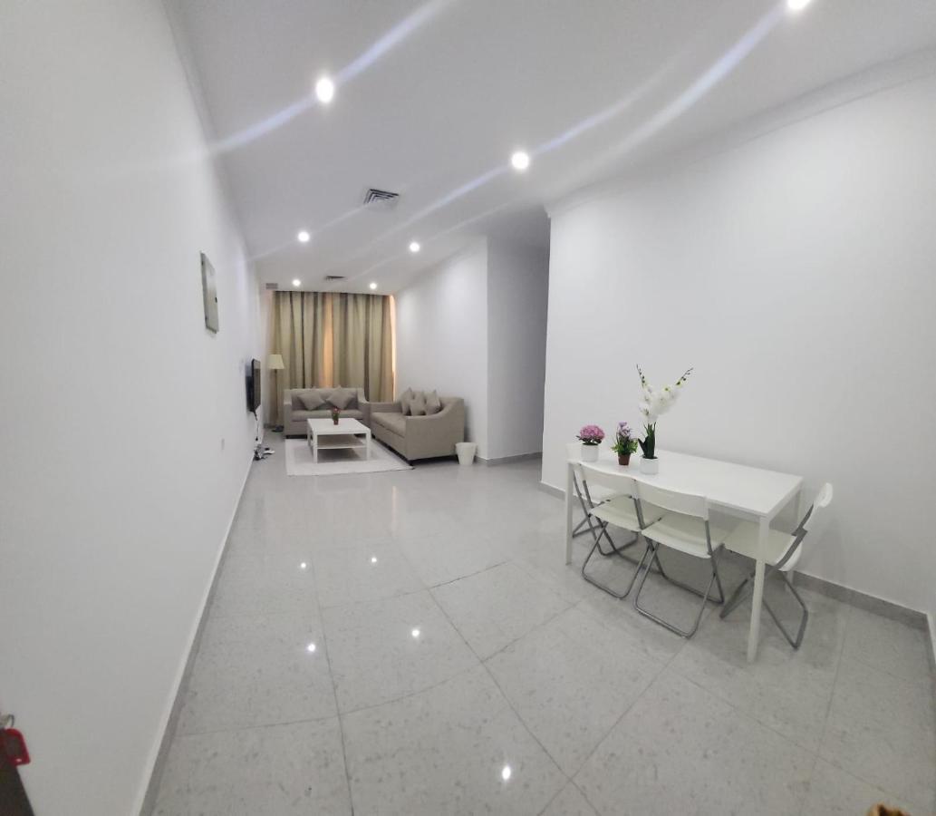 De Iris Regency Fahaheel Appartement Koeweit Buitenkant foto