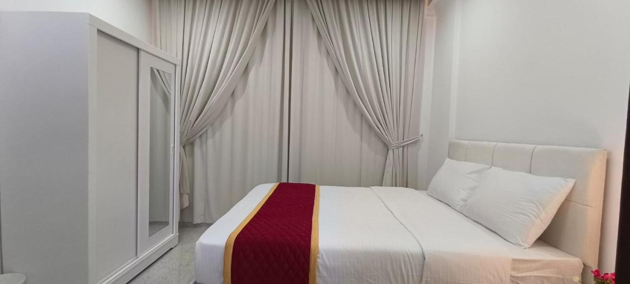 De Iris Regency Fahaheel Appartement Koeweit Buitenkant foto