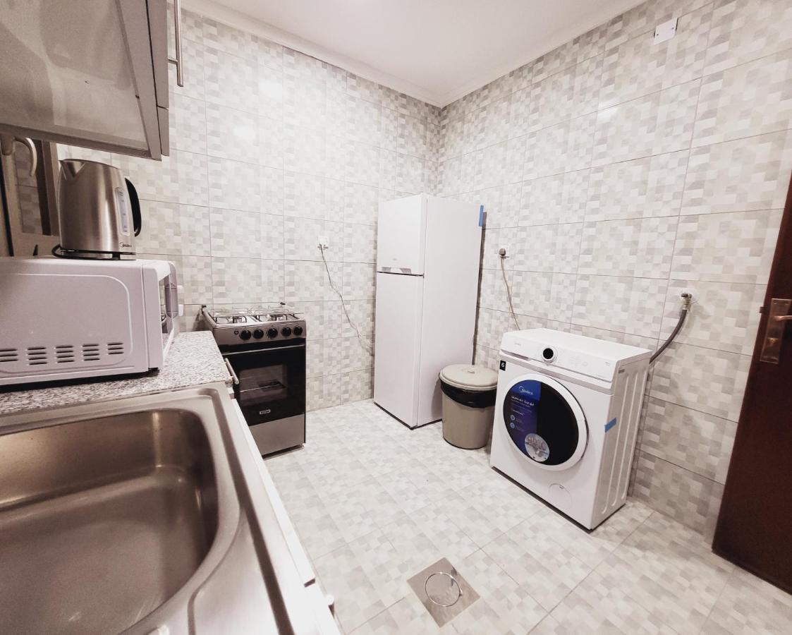 De Iris Regency Fahaheel Appartement Koeweit Buitenkant foto