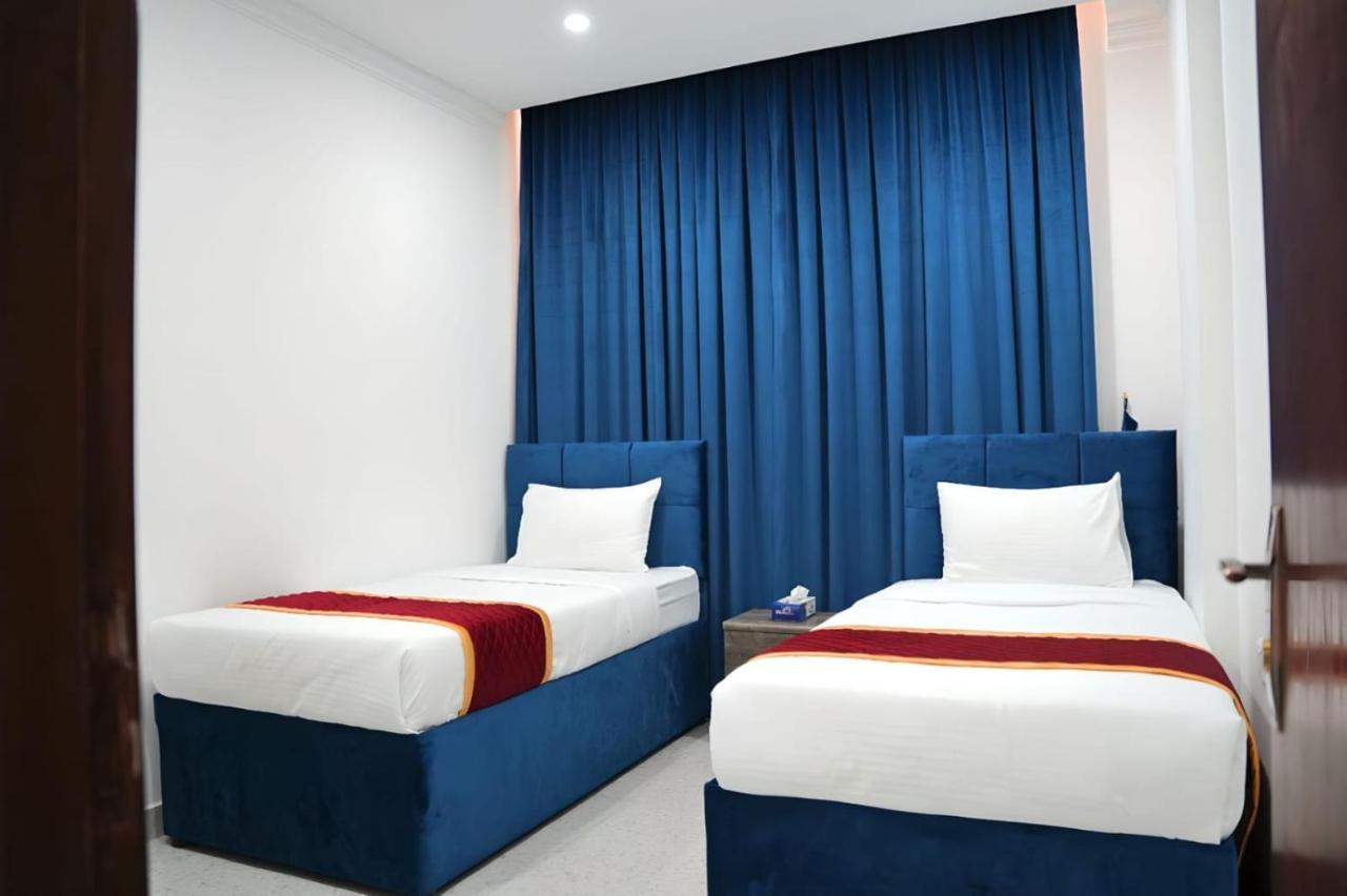 De Iris Regency Fahaheel Appartement Koeweit Buitenkant foto