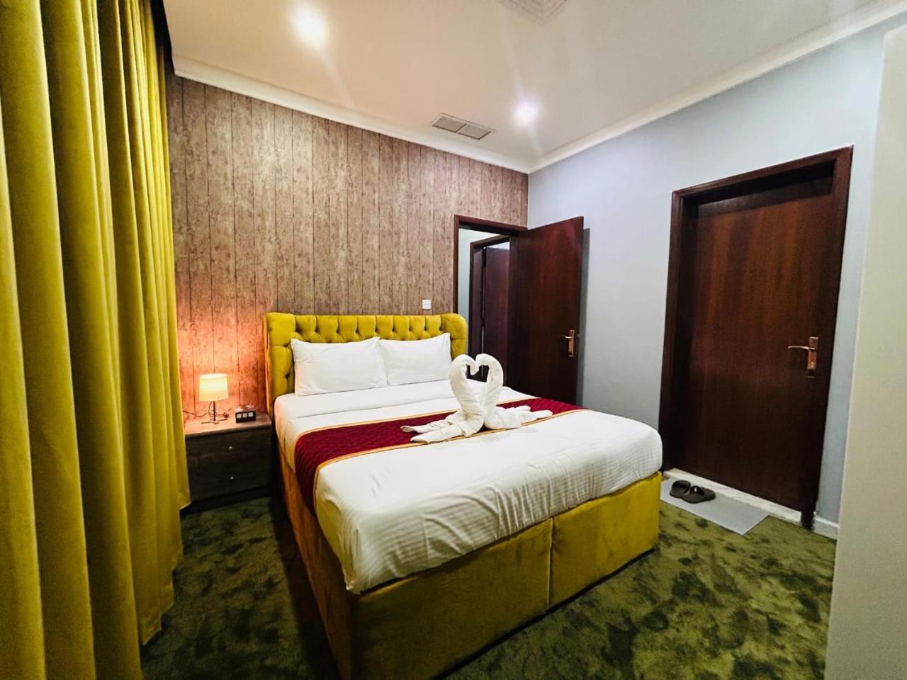 De Iris Regency Fahaheel Appartement Koeweit Buitenkant foto