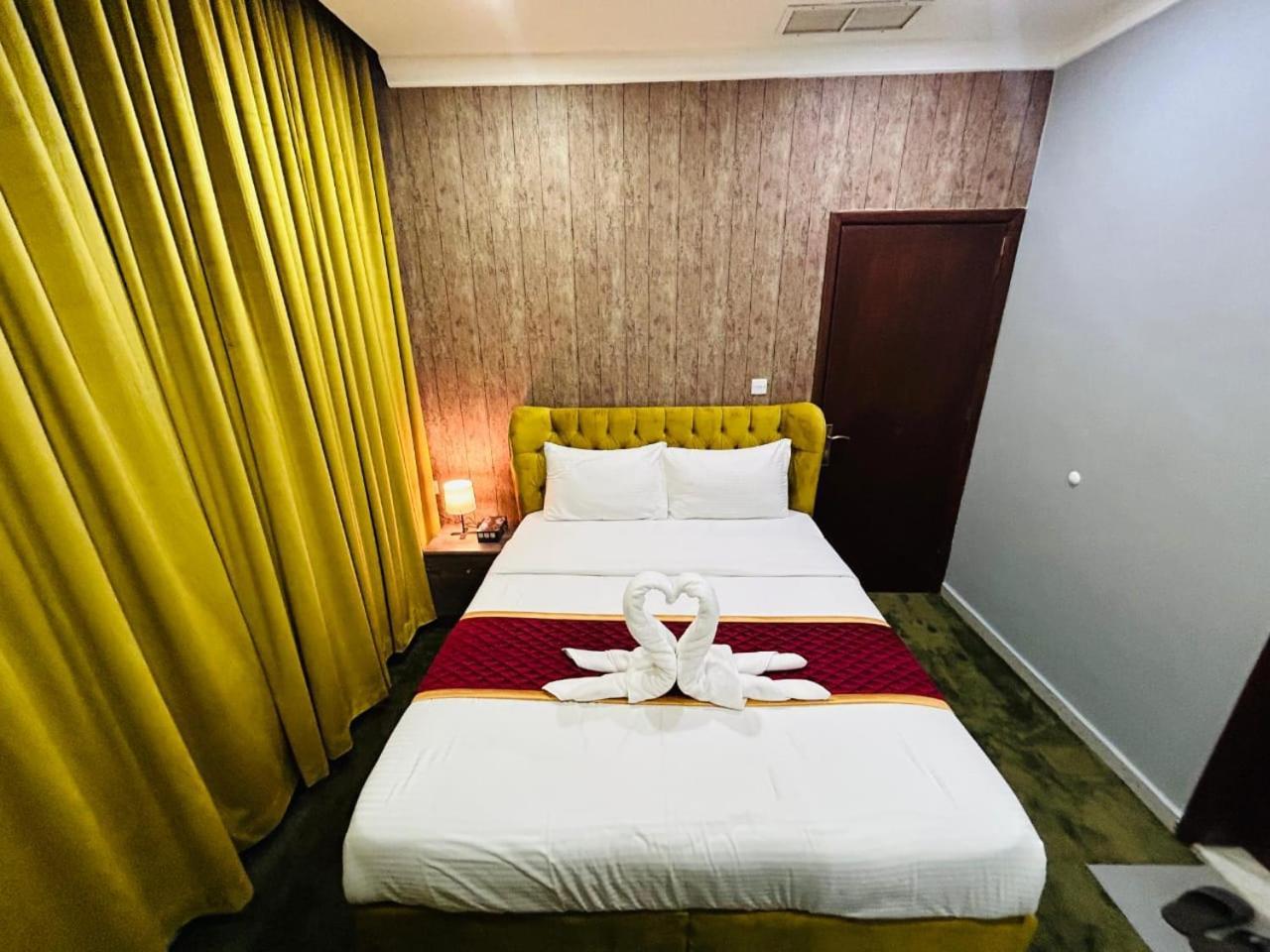 De Iris Regency Fahaheel Appartement Koeweit Buitenkant foto