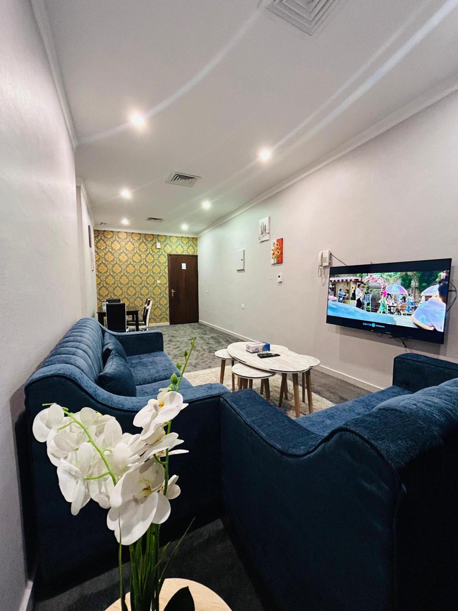 De Iris Regency Fahaheel Appartement Koeweit Buitenkant foto