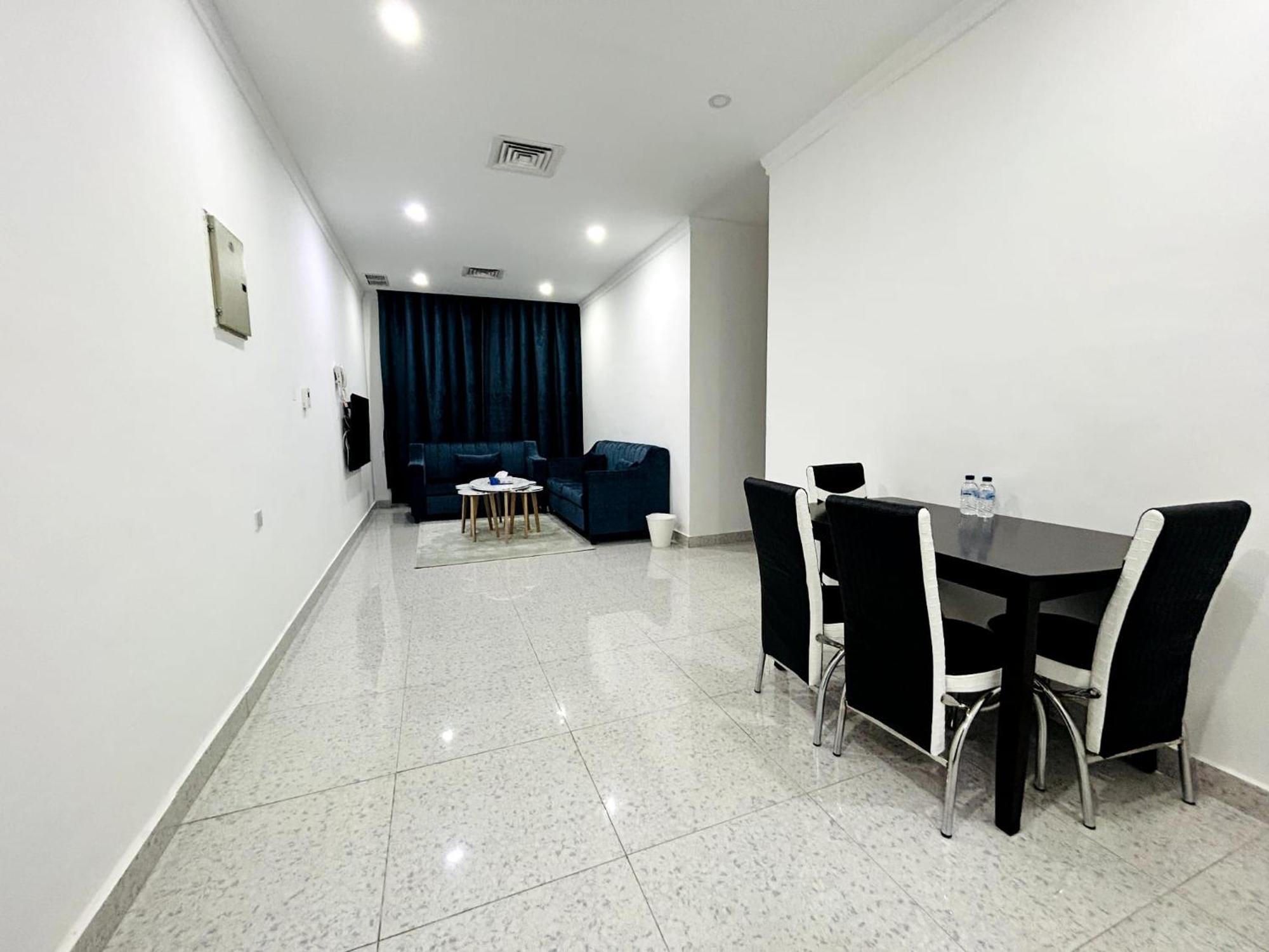 De Iris Regency Fahaheel Appartement Koeweit Buitenkant foto