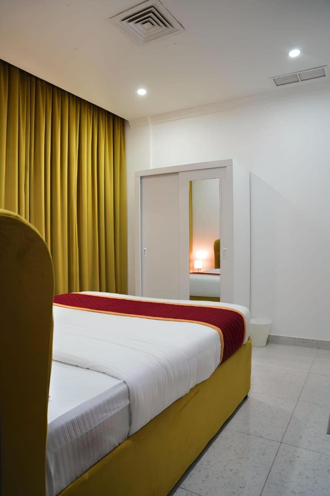 De Iris Regency Fahaheel Appartement Koeweit Buitenkant foto