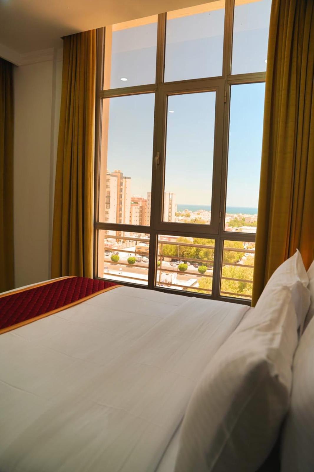 De Iris Regency Fahaheel Appartement Koeweit Buitenkant foto