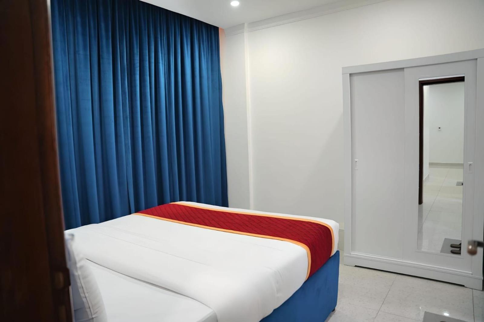 De Iris Regency Fahaheel Appartement Koeweit Buitenkant foto