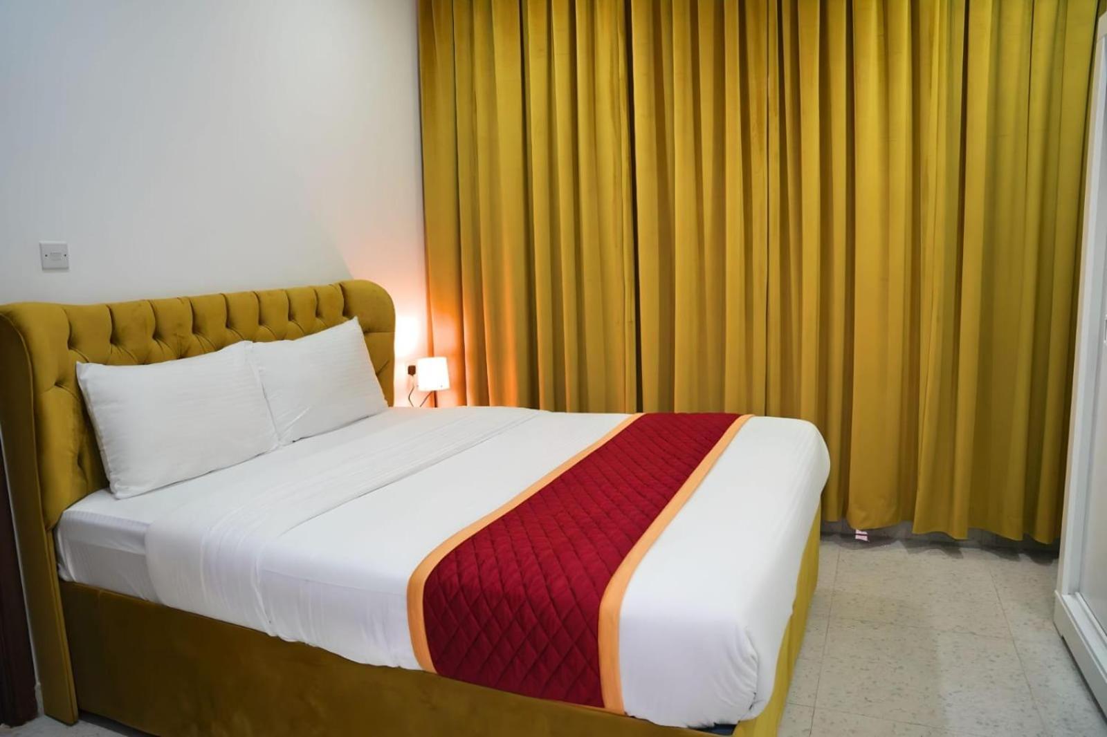 De Iris Regency Fahaheel Appartement Koeweit Buitenkant foto